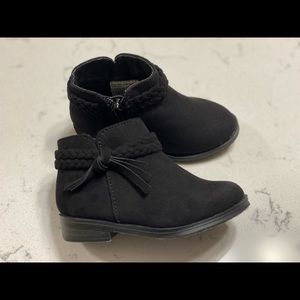 Toddler ankle boots - size 5